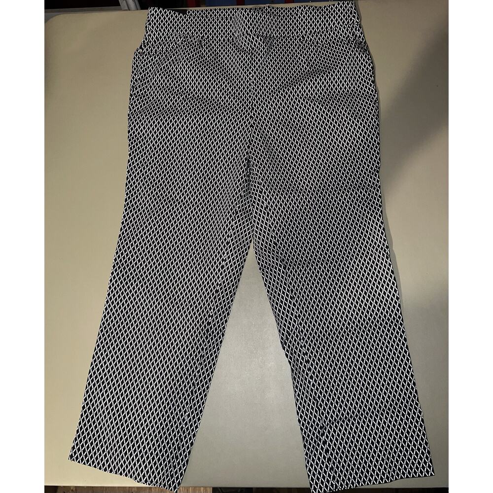 Rafaella Stretch Capri Women’s Size 10 Black And White Diamond Pattern W/Pockets